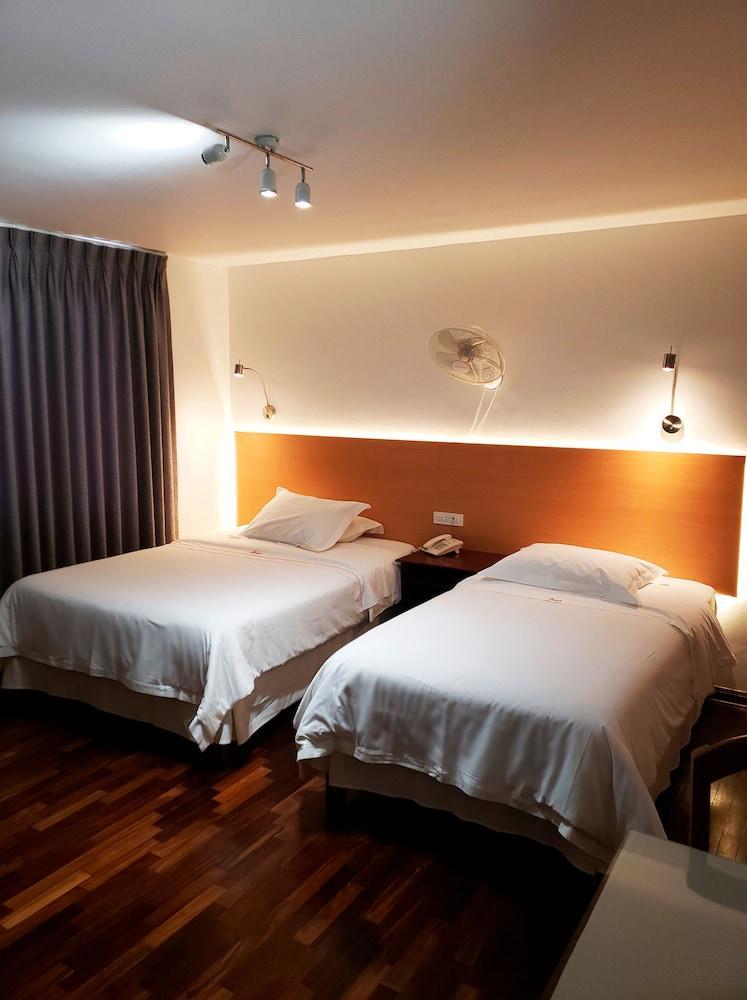לימה Hotel El Carmelo Miraflores מראה חיצוני תמונה