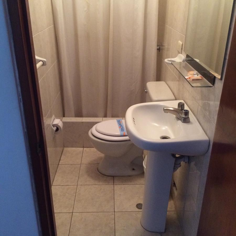 לימה Hotel El Carmelo Miraflores מראה חיצוני תמונה