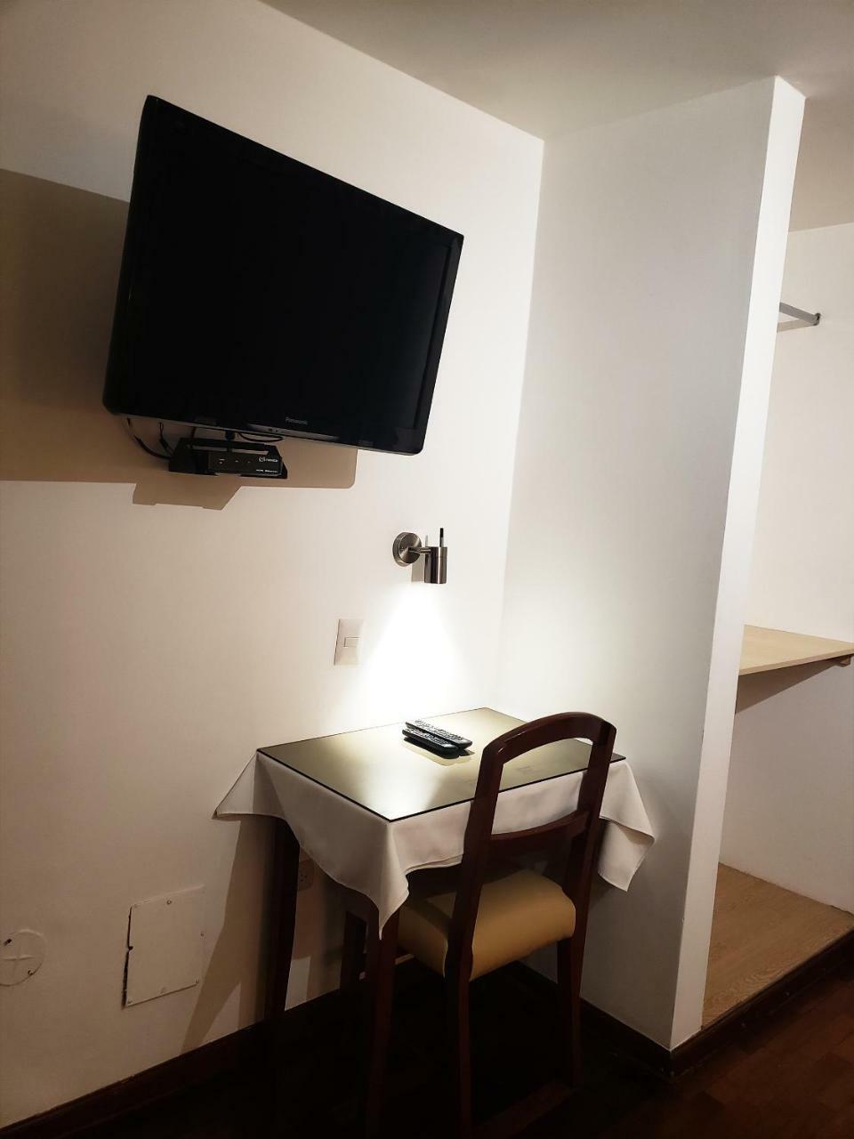 לימה Hotel El Carmelo Miraflores מראה חיצוני תמונה