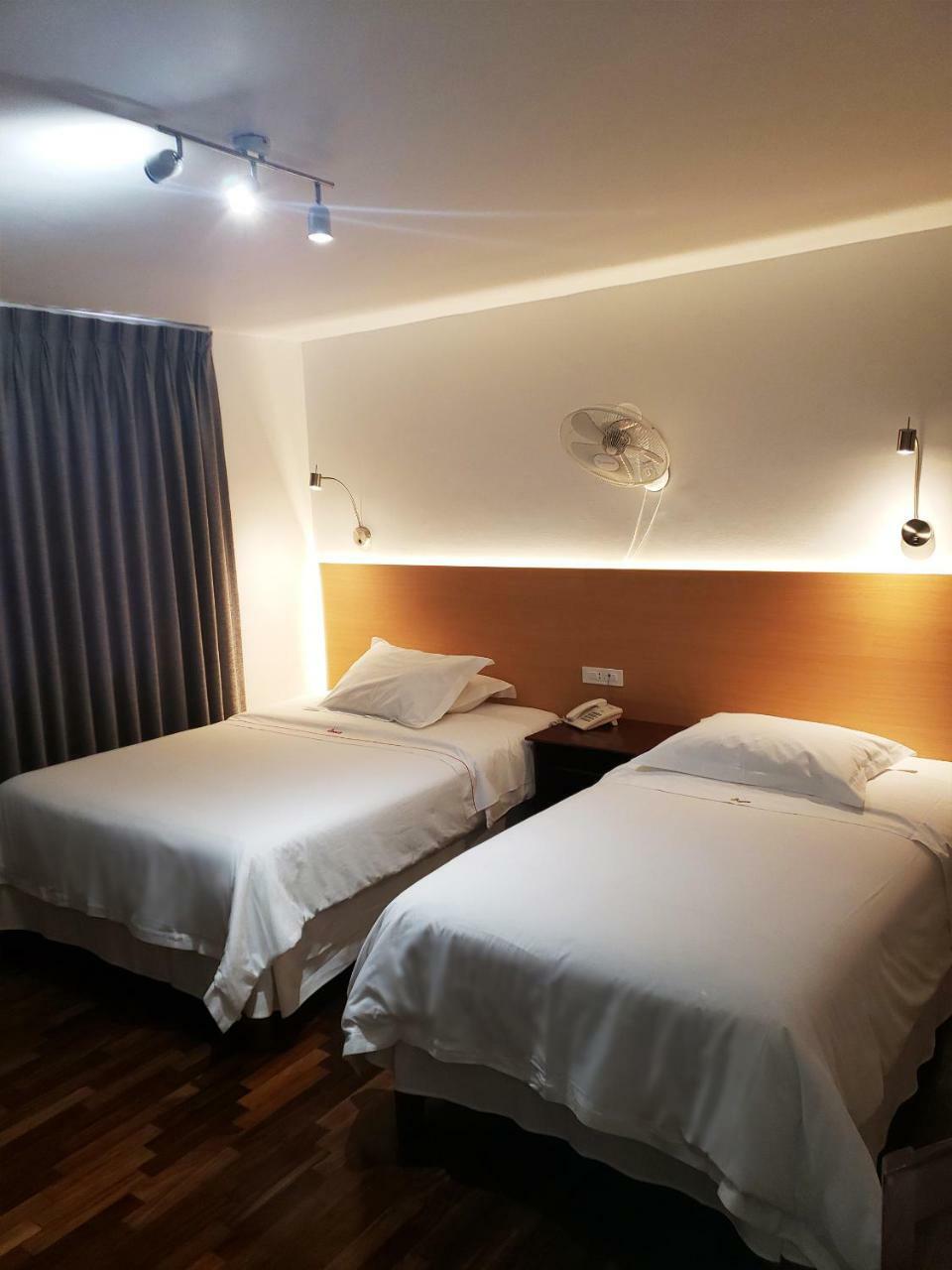 לימה Hotel El Carmelo Miraflores מראה חיצוני תמונה